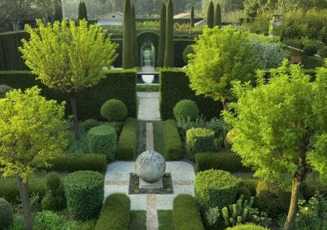 Les Confines in Provence designed by Dominique Lafourca